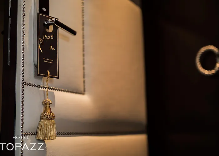 Topazz & Lamee Hotel